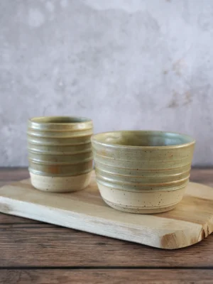Set van mug & bowl met reliëf